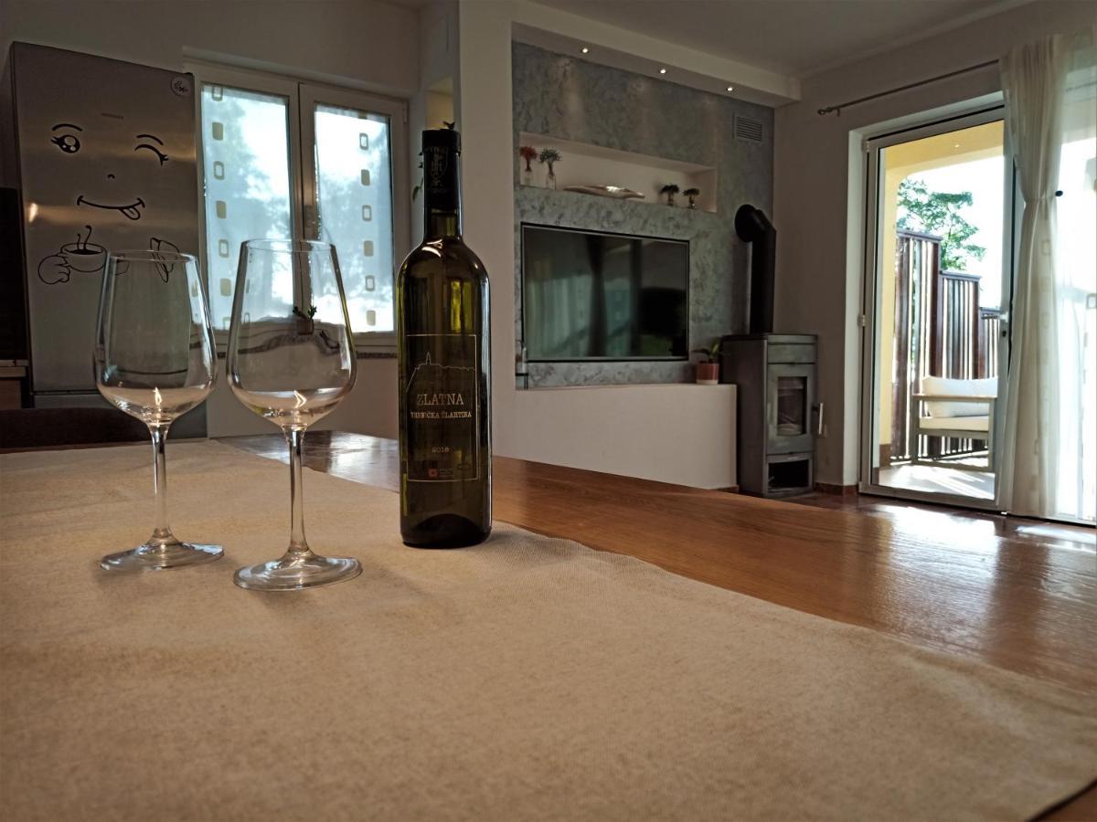Apartman Emili Malinska Extérieur photo