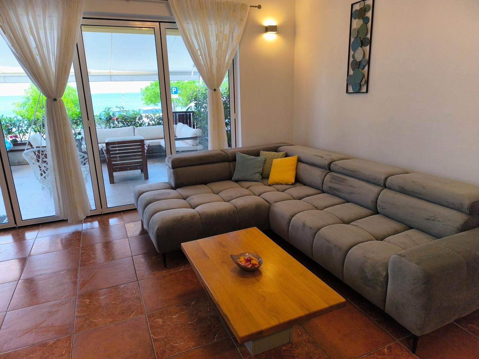 Apartman Emili Malinska Extérieur photo